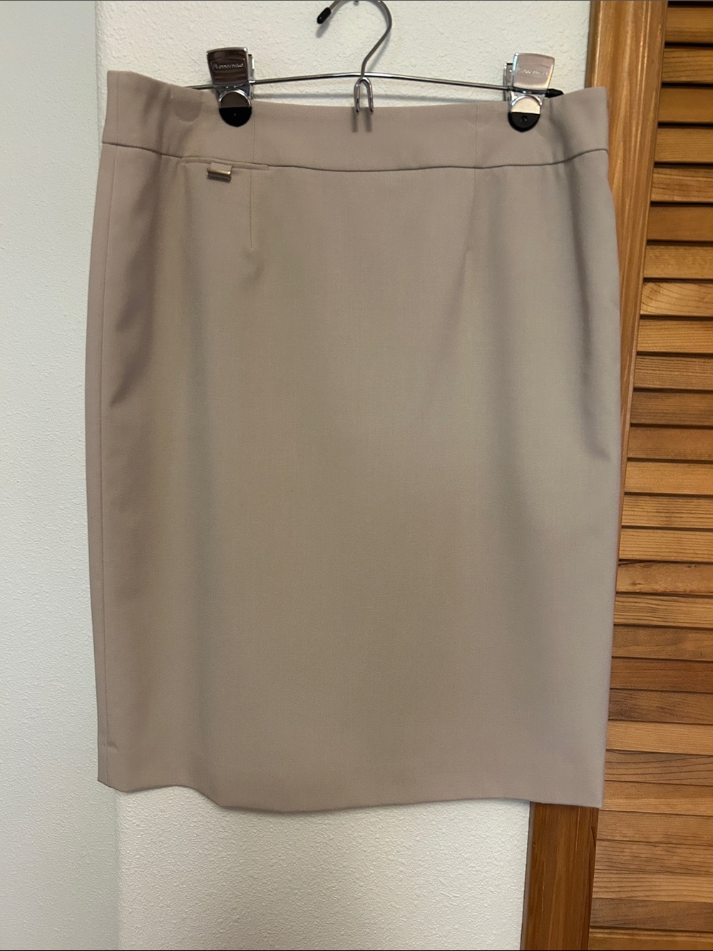 Calvin Klein Tailored Women's Pencil Skirt in Light Taupe, Size 8, Lined